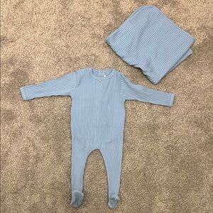 Juste Cle NWT Blue Ribbed Layette Set Footie and matching Blanket
